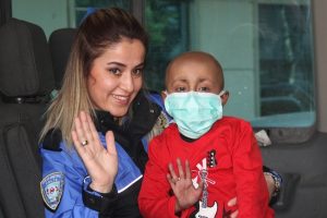 'Anne şefkati' onu yılın polisi yaptı