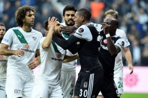 Bursaspor ağır mağlubiyetleri unutturmak istiyor