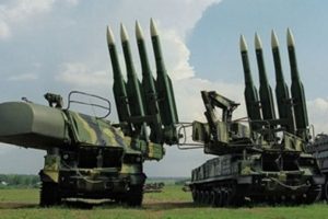Rus f&uuml;zeleri savaşa hazır