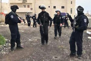 İsrail 14 Filistinliyi g&ouml;zaltına aldı
