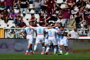 Napoli, Torino'ya fark attı