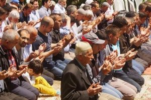 Ankara &Ccedil;ubuk'ta turşucular yağmur duasına &ccedil;ıktı