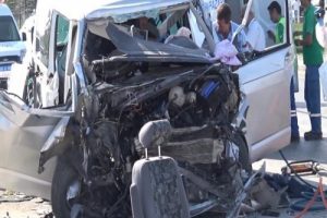 Eskişehir'de feci kaza: 2 &ouml;l&uuml; 7 yaralı