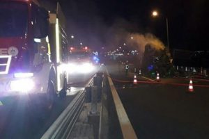 Osmangazi K&ouml;pr&uuml;s&uuml;'nde kamyon yandı