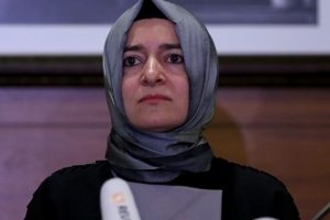 Bakan Kaya: Yurtta değil evde b&uuml;y&uuml;yecekler