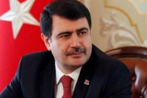 İstanbul Valisi'nden dilenci a&ccedil;ıklaması: Dilenenler Suriyeli değil...