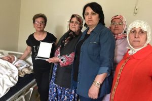 Bursa'da şehit annesine "yılın annesi" &ouml;d&uuml;l&uuml;