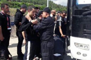 Beşiktaş taraftarları, Bursa girişinde teker teker arandı