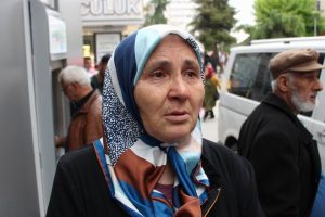 Samsun'da yaşlı kadını dolandırdılar
