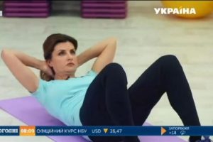 Ukrayna Cumhurbaşkanının karısı, aerobik programı sunuyor