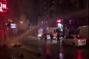Sultangazi'de cinayetin işlendiği mahallede polis m&uuml;dahalesi