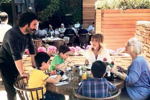 Anneler G&uuml;n&uuml;'nde aile yemeği
