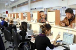 Kadrolu memur gidiyor, s&ouml;zleşmeli &ccedil;alışan geliyor iddiası!