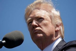 Trump'tan &ccedil;ok konuşulacak tweetler!