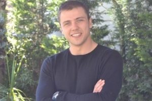 Tolga Sarıtaş ve Star TV'ye &ouml;d&uuml;l