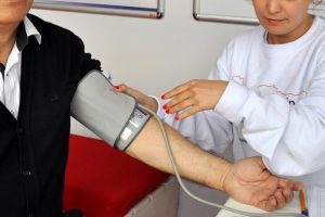 T&uuml;rkiye'de her &uuml;&ccedil; kişiden birinde y&uuml;ksek tansiyon var