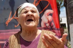Atat&uuml;rk posterini &ouml;pen Cevriye teyze konuştu