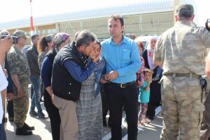 Adıyaman şehidini g&ouml;zyaşlarıyla karşıladı