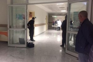 Hastanede silahlı saldırı: 1 &ouml;l&uuml;
