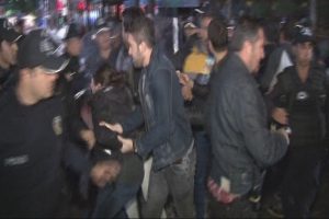 KHK protestosuna polis m&uuml;dahalesi: 5 g&ouml;zaltı