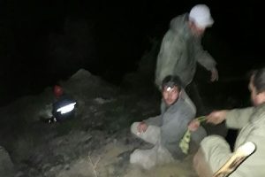 Mahsur kalan k&ouml;yl&uuml; 7 saat sonra kurtarıldı