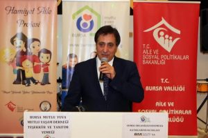 Bursa'da Vali K&uuml;&ccedil;&uuml;k, 'Mutlu Yuva, Mutlu Yaşam Derneği'nin d&uuml;zenlediği geceye katıldı