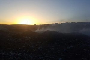 Nusaybin'de &ccedil;&ouml;p depolama sahasında yangın &ccedil;ıktı