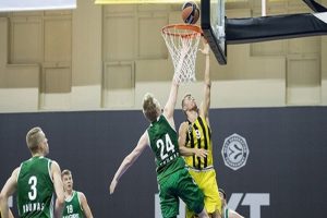 Fenerbah&ccedil;e farklı kazandı