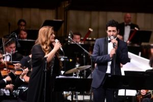Mert Fırat ve J&uuml;lide &Ouml;z&ccedil;elik b&uuml;y&uuml;ledi