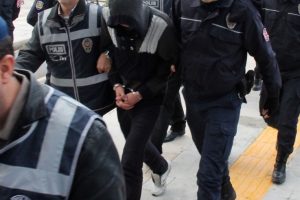 Antalya'da FET&Ouml; operasyonu: 14 g&ouml;zaltı