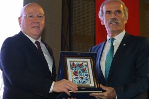 Bursa Gazeteciler Cemiyeti &ouml;d&uuml;lleri verildi