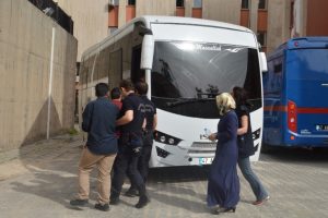 FET&Ouml;'n&uuml;n h&uuml;cre evine operasyon: 5 g&ouml;zaltı