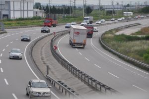 Bursa-İzmir yolunda 3 g&uuml;nl&uuml;k tatil yoğunluğu