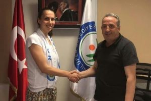 Elif Onur Başaran yeniden Nil&uuml;fer Belediyespor'da