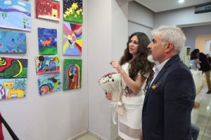 Bursa'da Nil&uuml;fer Sanat At&ouml;lyeleri kursiyerlerinden resim sergisi