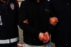 İzmir'de FET&Ouml; operasyonu: 12 g&ouml;zaltı