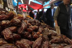 Bursa'da Ramazan &ouml;ncesi hurmaya zam yok!