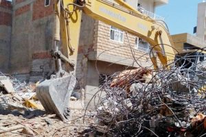 Enkaz kaldırma &ccedil;alışmalarında patlayıcı bulundu