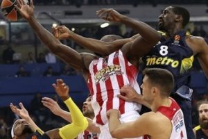 Fenerbah&ccedil;e-Olympiakos ma&ccedil;ı saat ka&ccedil;ta, hangi kanalda canlı ve şifresiz yayınlanacak?