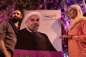 Tahran sokaklarında Ruhani'nin zaferi kutlandı