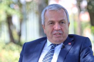 CHP Bursa İl Başkanı &Ouml;zdemir: "FET&Ouml;'c&uuml; arıyorsanız i&ccedil;inize bakın"
