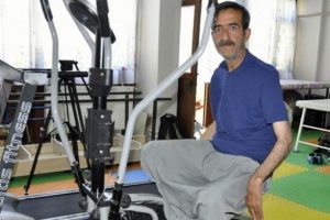 25 yıl engelli olarak yaşadı esneme hareketiyle hayatı değişti!