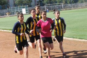 Kadın sporcuların azmi parasızlığı yendi