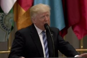 Trump: "Daha iyi bir gelecek i&ccedil;in buradayız"