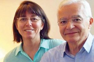 Eşini bı&ccedil;aklayan doktordan &ccedil;ağrı: Beni topluma kazandırın