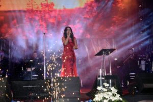 Hayranlarına unutulmaz bir gece yaşattı