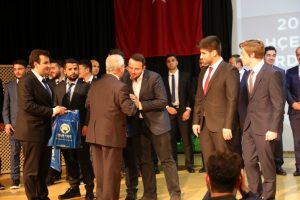 İhlas Vakfı mezunlarını uğurladı