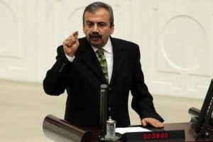 HDP'li vekil Sırrı S&uuml;reyya &Ouml;nder: 'Siyaseti bırakıyorum'