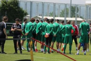 Bursaspor, Gen&ccedil;lerbirliği hazırlıklarını s&uuml;rd&uuml;rd&uuml;