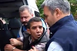 H&uuml;k&uuml;ml&uuml;den gazeteciye: Seni de &ouml;ld&uuml;reyim mi?